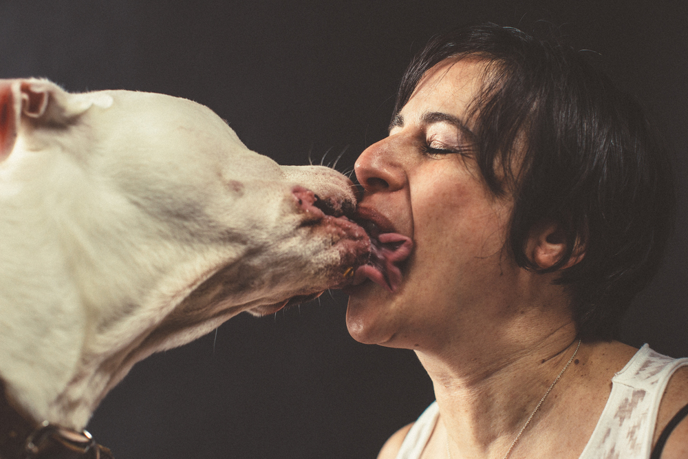 Humans_Kissing_Dogs_4.jpg
