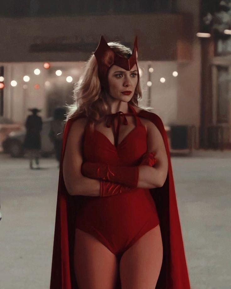 Elizabeth Olsen Halloween costume (Scarlett Witch) : r/ladiesofthemcu