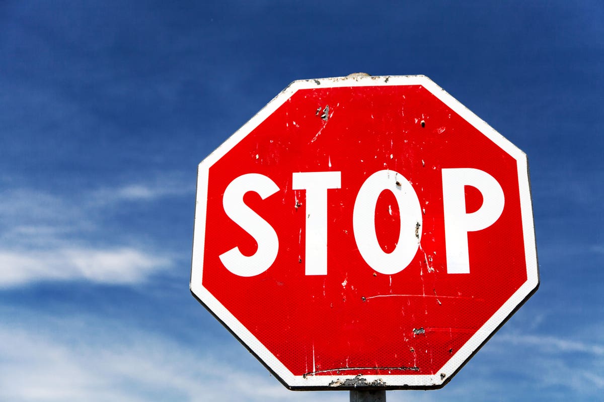 Solar Powered 'Smart Stop Sign' Developed To Curb Rural Traffic Crashes